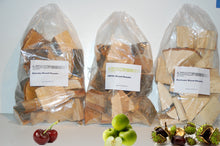 Laden Sie das Bild in den Galerie-Viewer, Starter-Set Wood Chunks 3 x 1 kg Apfel, Kastanie, Kirsche | Räucherklötze | Räucherhölzer BBQ Chips Smoker Grill