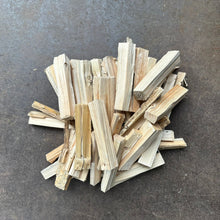 Laden Sie das Bild in den Galerie-Viewer, Anfeuerholz / Anzündholz (im Trage-Netz)