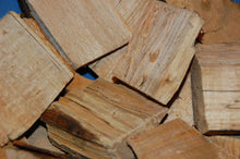 Laden Sie das Bild in den Galerie-Viewer, Wood Chunks - Grillholz24