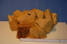 Laden Sie das Bild in den Galerie-Viewer, Wood Chunks - Grillholz24
