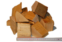 Laden Sie das Bild in den Galerie-Viewer, Wood Chunks - Grillholz24