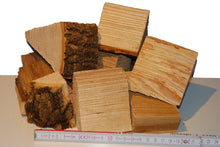 Laden Sie das Bild in den Galerie-Viewer, Wood Chunks - Grillholz24