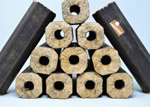 Laden Sie das Bild in den Galerie-Viewer, Briketts für Kamin und Ofen